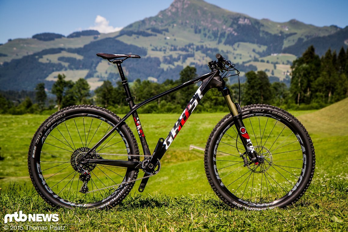Ghost Asket - Breiter Lenker, Fox34, Vario-Stütze, 2,35er Reifen machen es zum "Hardtrail"