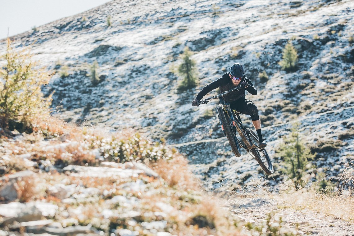 Das RAAW Madonna ist vor allem für den Vollgas-Enduro-Einsatz konstruiert Das RAAW Madonna ist vor allem für den Vollgas-Enduro-Einsatz konstruiert