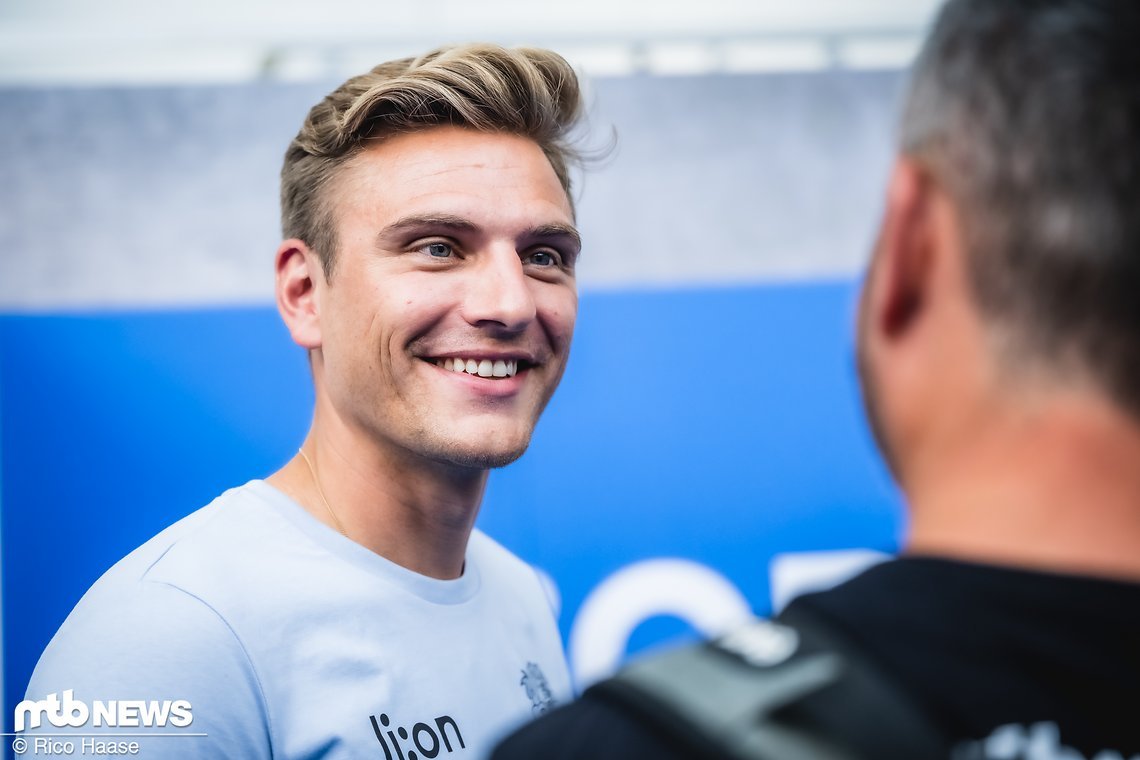 Radprofi Marcel Kittel präsentiert sein neues Produkt