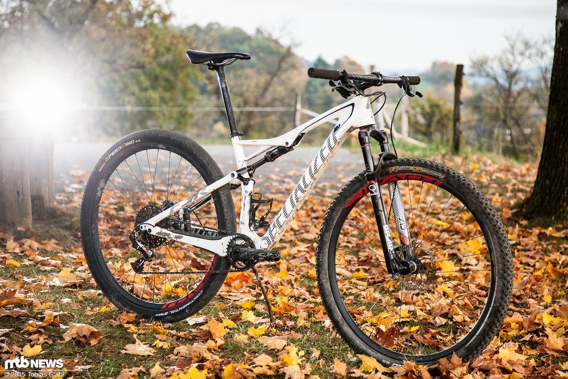 Unser Gesamteindruck: kein übertriebener Leichtbau macht das Epic Expert Carbon World Cup definitiv zu einer solide Basis, an der man lange Spaß haben kann