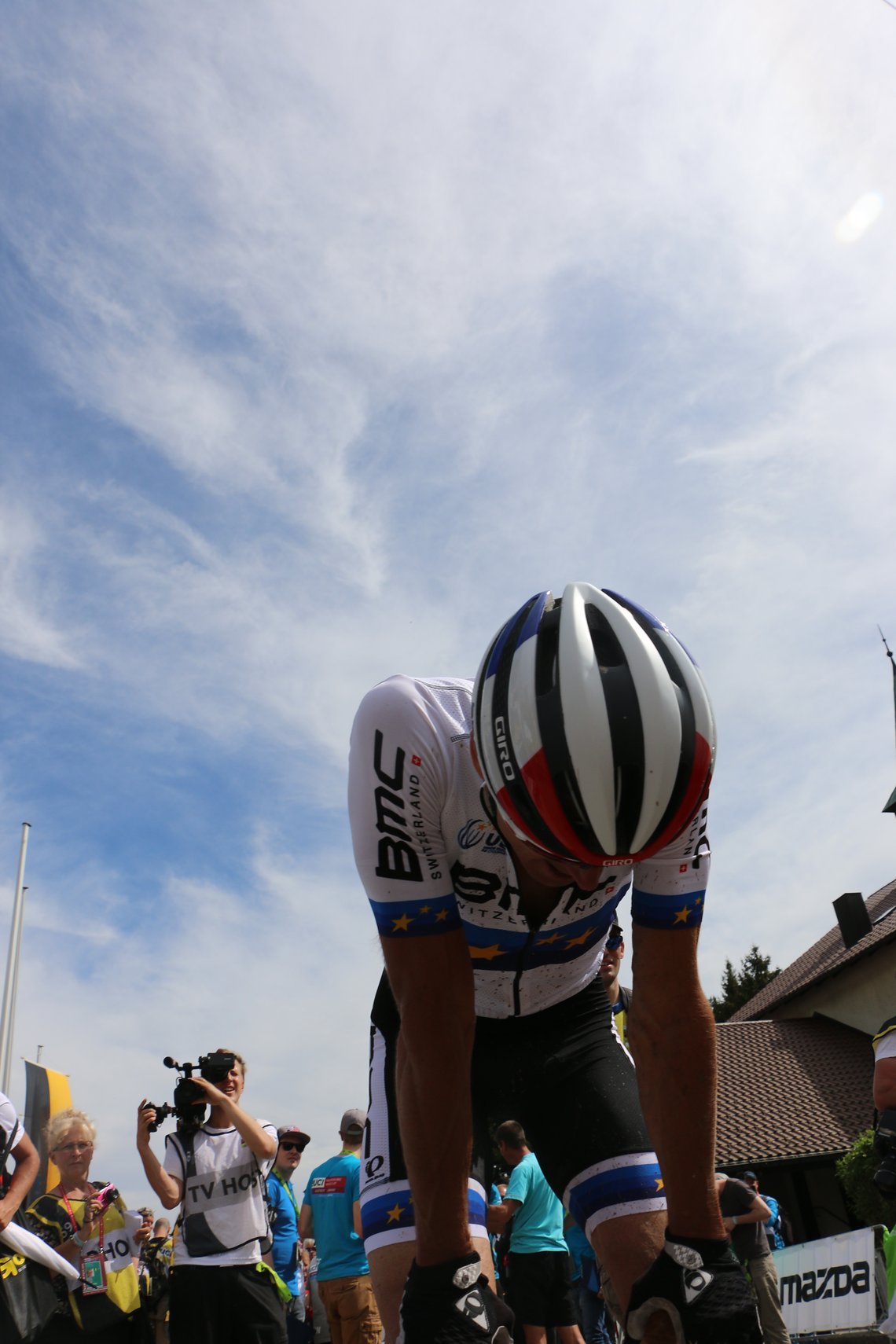 Ein total ausgepowerter Julien Absalon