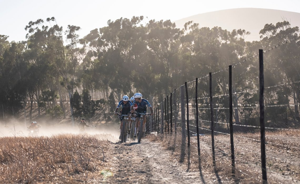 Elite lead men led by during Stage 1 of the 2025 Absa Cape Epic Mountain Bike stage race held at Meerendal Wine Estate, Cape Town, South Africa on the 17th March 2025. Photo by Dom Barnardt/Cape Epic
PLEASE ENSURE THE APPROPRIATE CREDIT IS GIVEN TO T