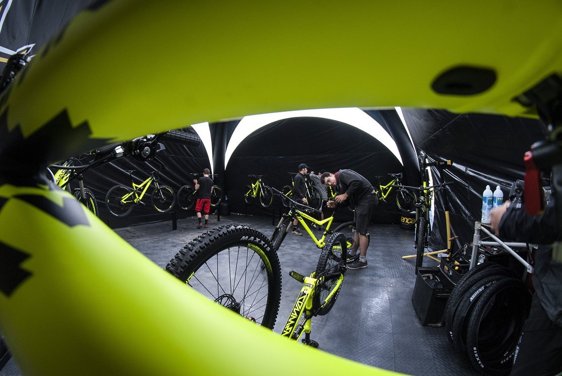Bereit für den Kurztest: Die Commencal Testflotte