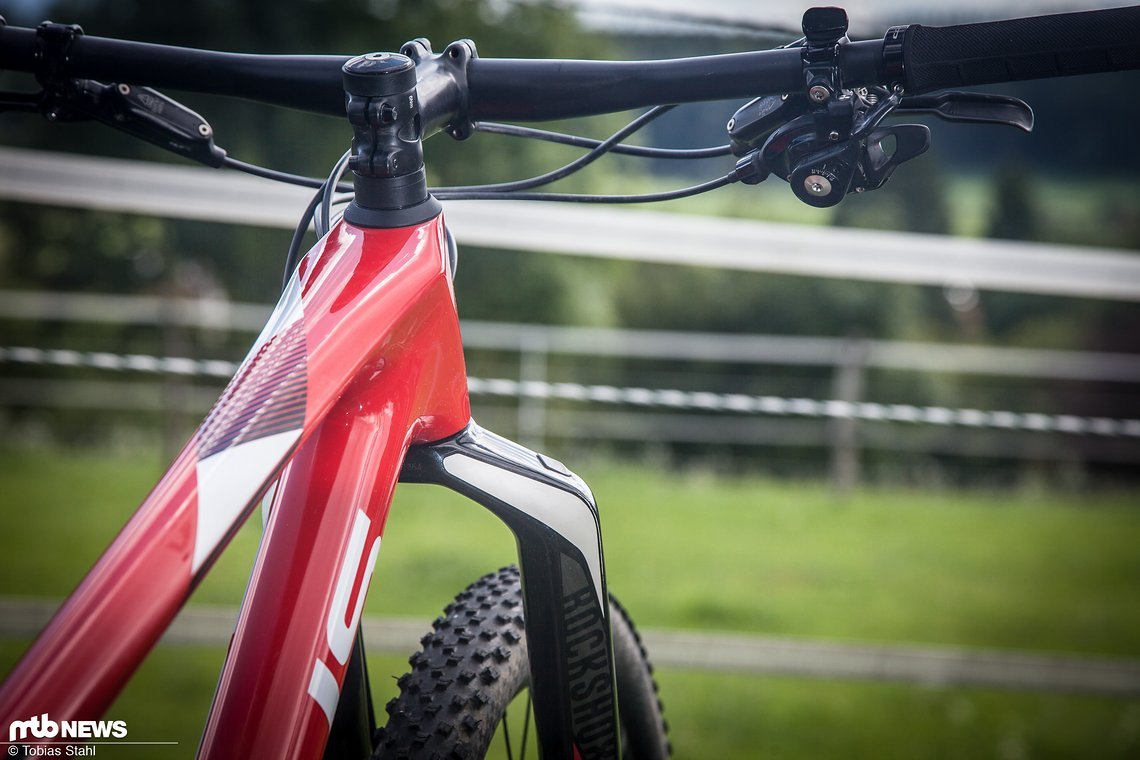Die Optik ist bestechend, doch an der Front würde eine Fox 32 SC gegenüber der verbauten RockShox RS-1 deutlich Gewicht sparen