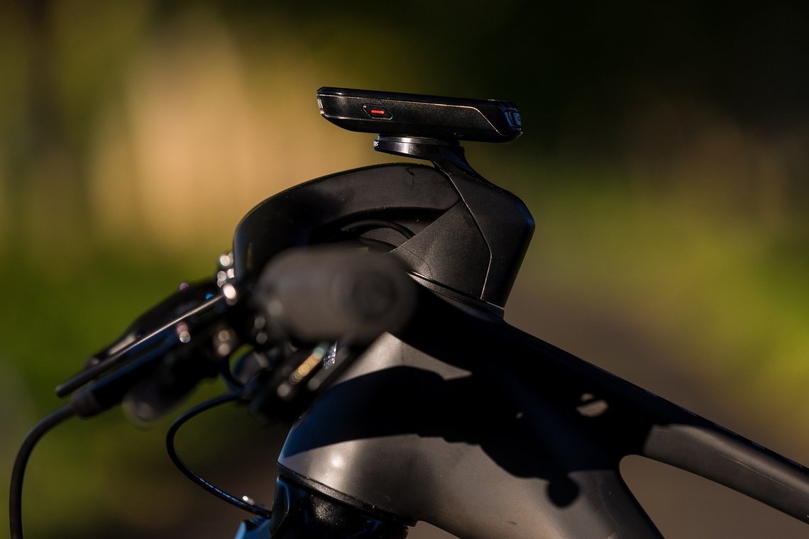 Ganze 40° an negativen Neigungswinkel kommen zum Einsatz. On Top sitzt der neue Garmin Edge 830.