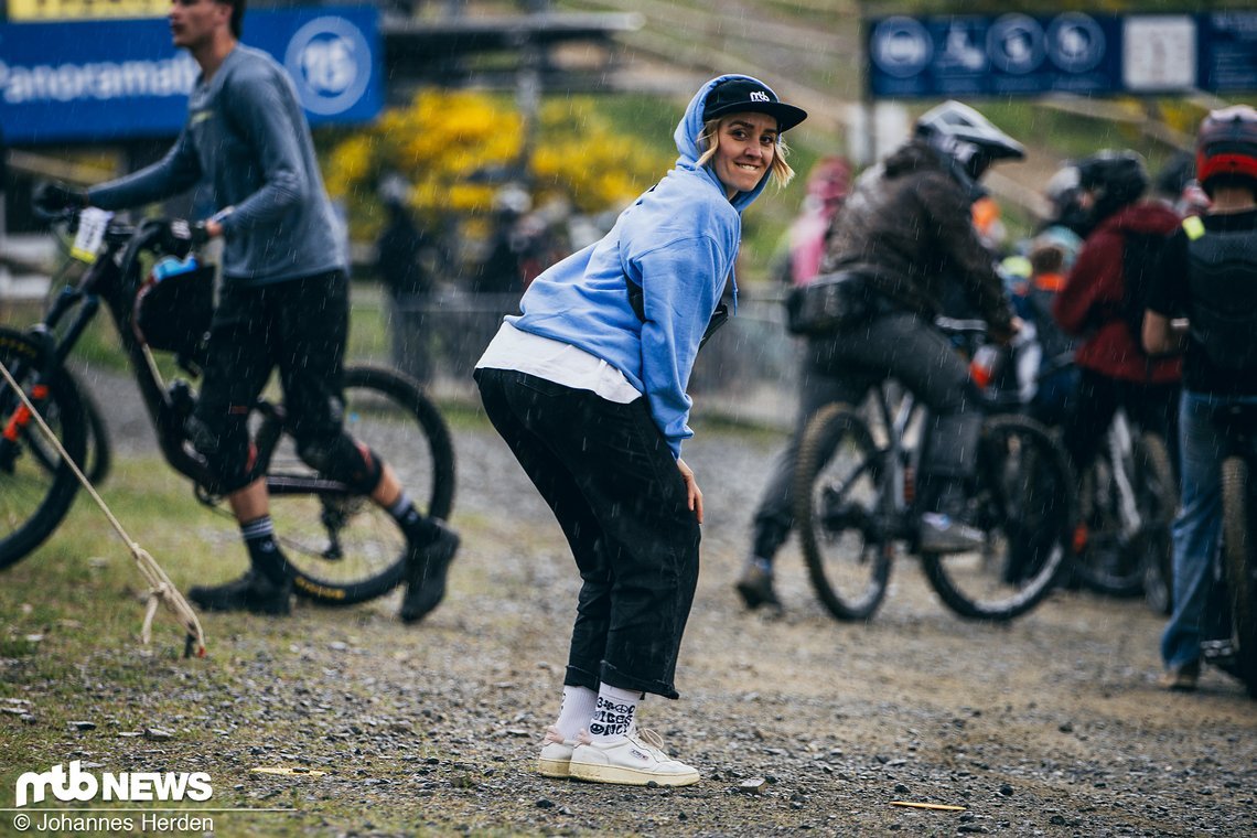 Jana Urban, Elite-Athletin in unserem Social Media-Game, sorgte nicht für gute Posen ohne Rad, sondern auch für Interviews für Instagram und Co.