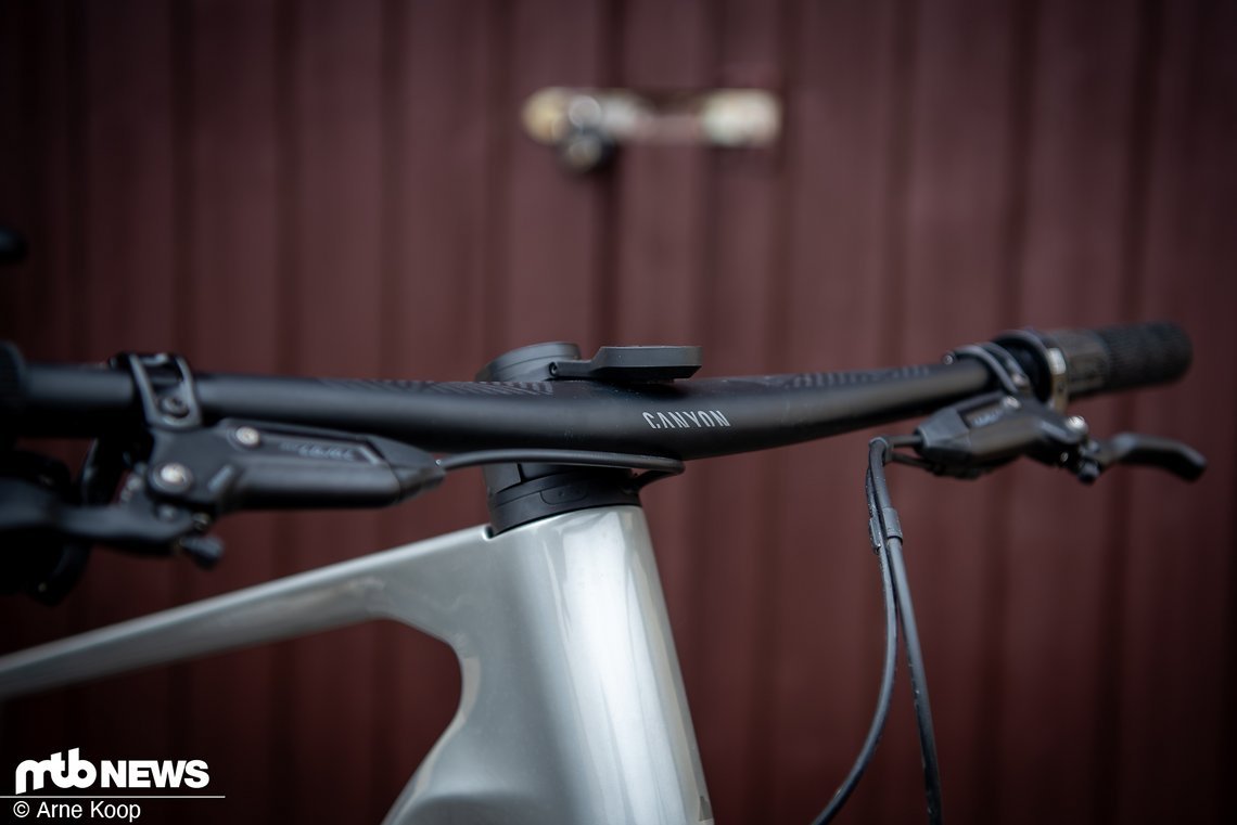 Eines der Komponenten-Highlights des Exceeds CF 9 ist das einteilige Carbon-Cockpit CP0036 aus Canyon-eigener Entwicklung.