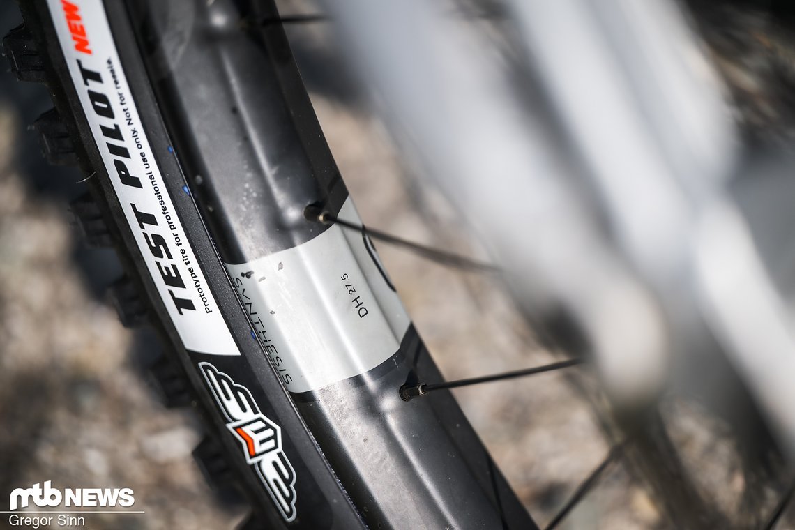 Mullet-Setup mit Carbon-Felgen von Crankbrothers.