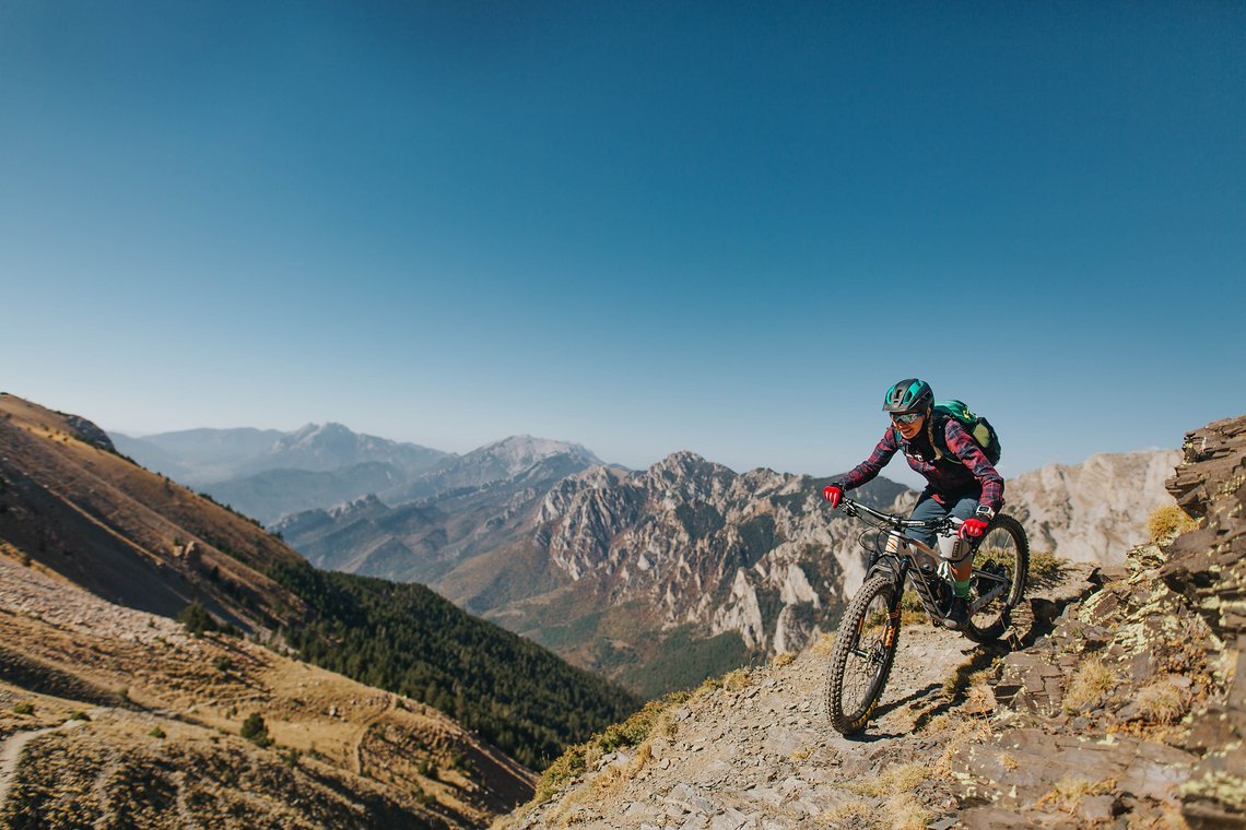 pyrenees-orientales-altitude-adventures-mtb-outsideisfree-tina panorama