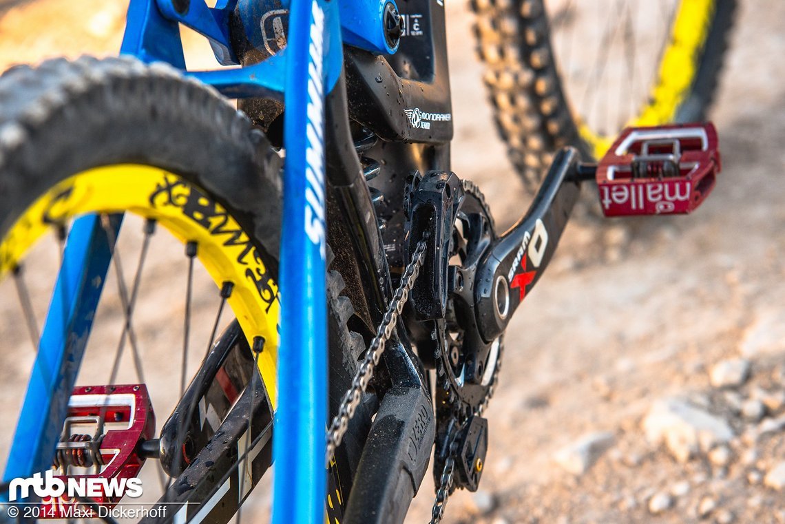 SRAM X01 DH Antrieb mit Carbon-Kurbel