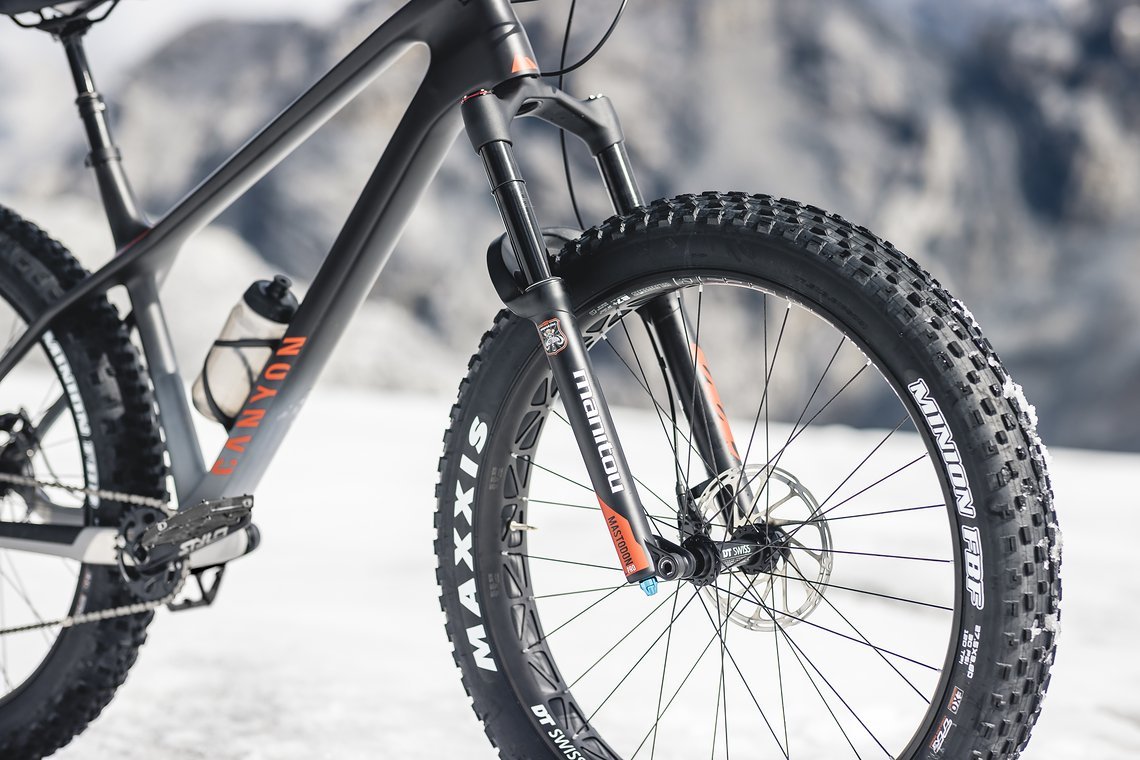Die Manitou-Gabel bietet am Dude CF 9 120 mm Federweg