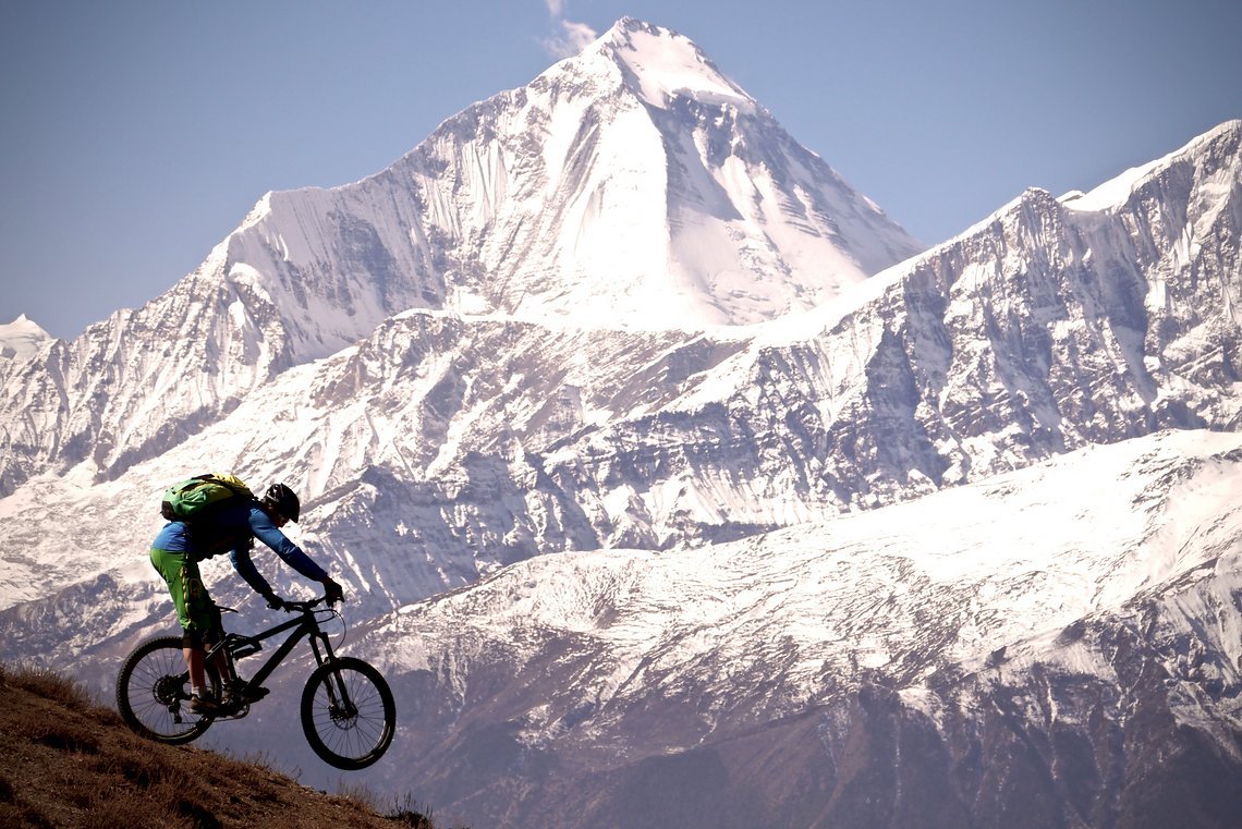Am Lupra Pass mit dem Dhaulagiri im Hintergrund