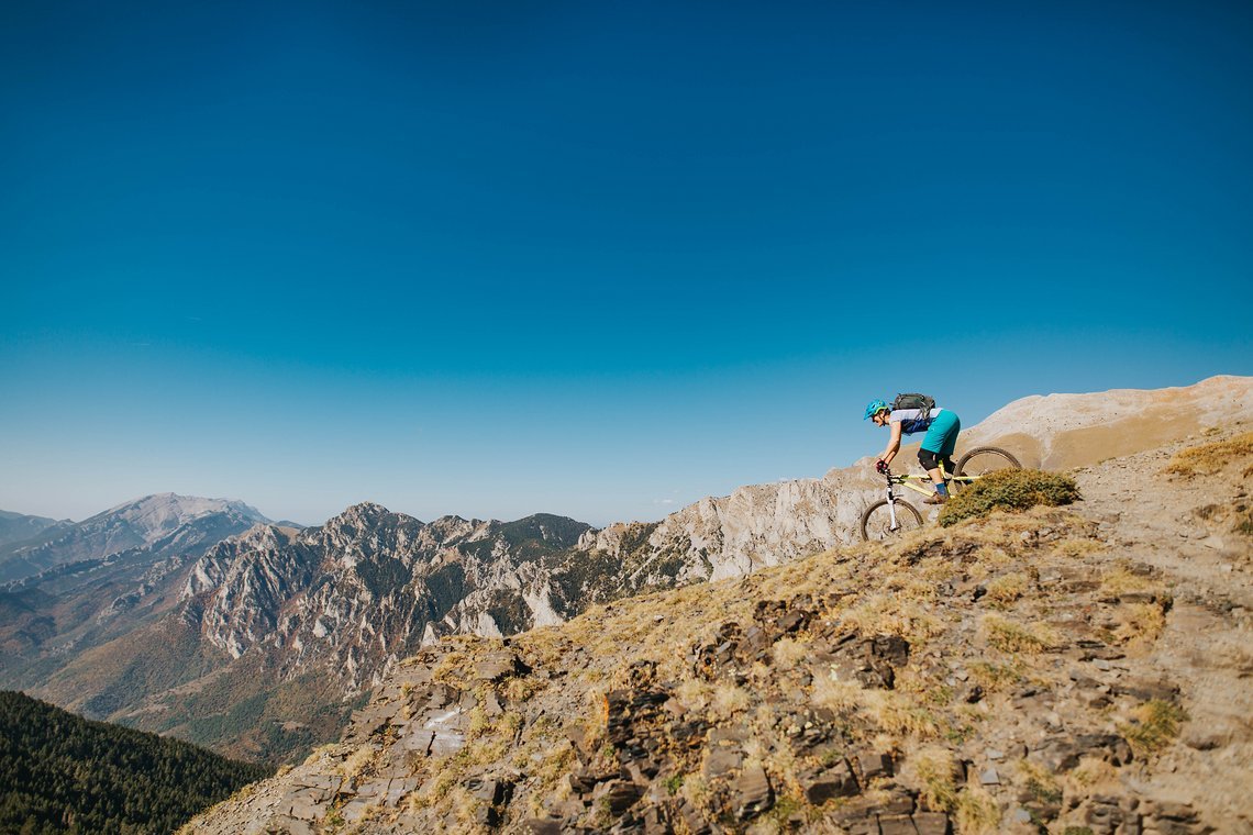 pyrenees-orientales-altitude-adventures-mtb-outsideisfree-panorama-trail