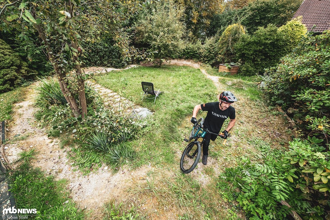 Ein Pumptrack im eigenen Garten …