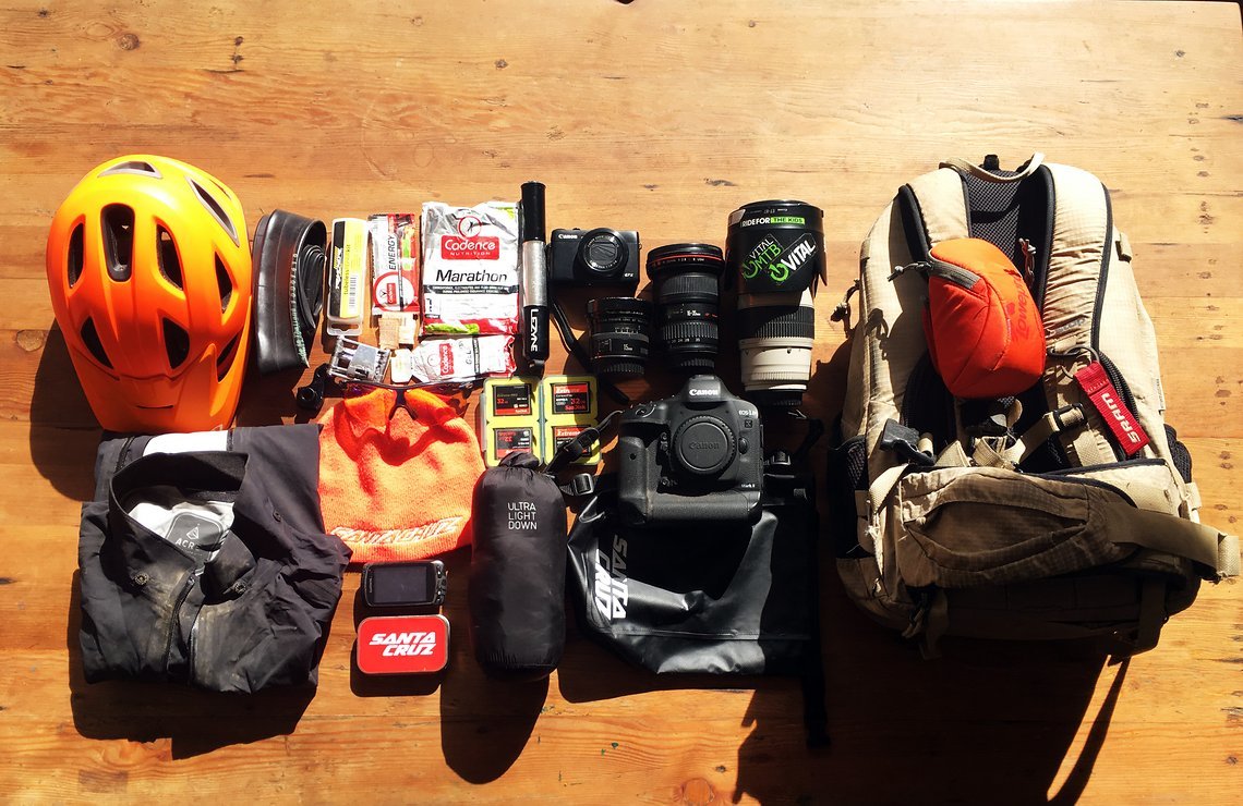 Das Standard-Equipment wenn Gary auf dem Rad sitzt
