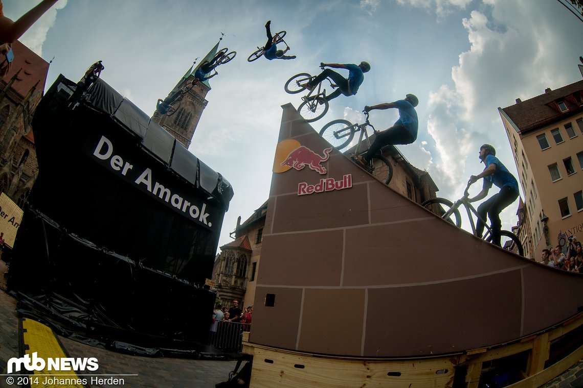 Sam Reynolds am Step Up mit einem Heelclicker Flip