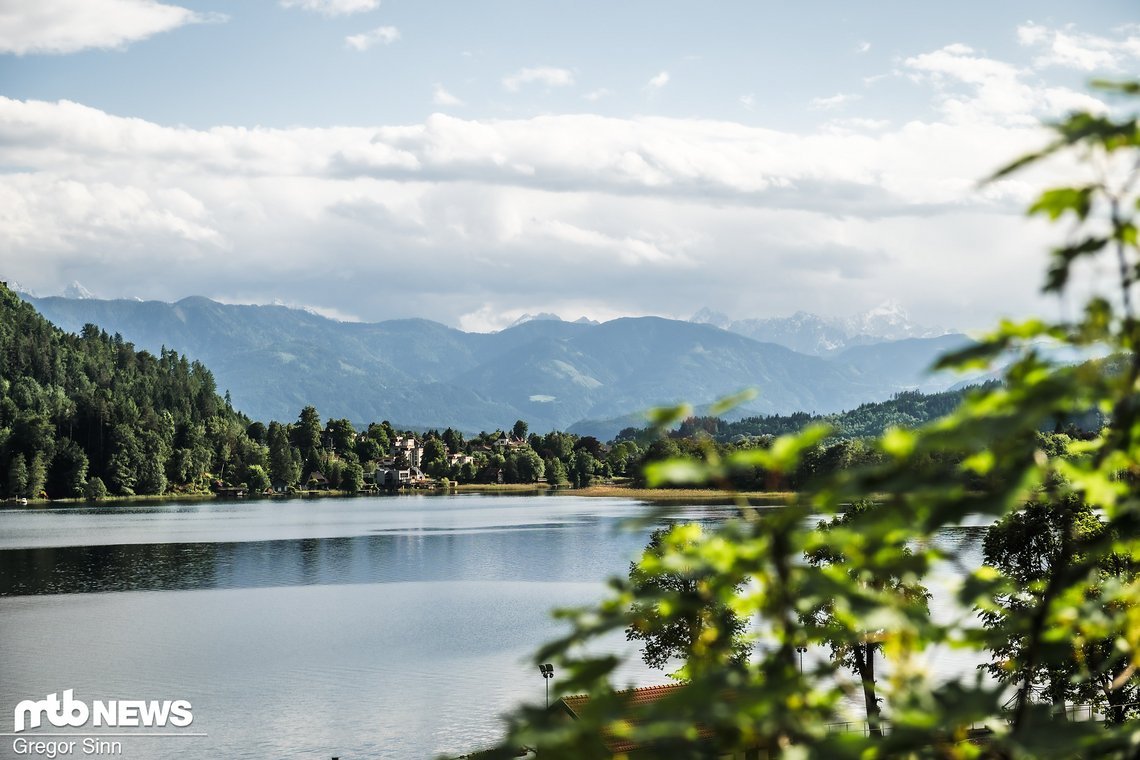 Der Ossiacher See liegt maximal 20 min Autofahrt nördlich des Faaker Sees