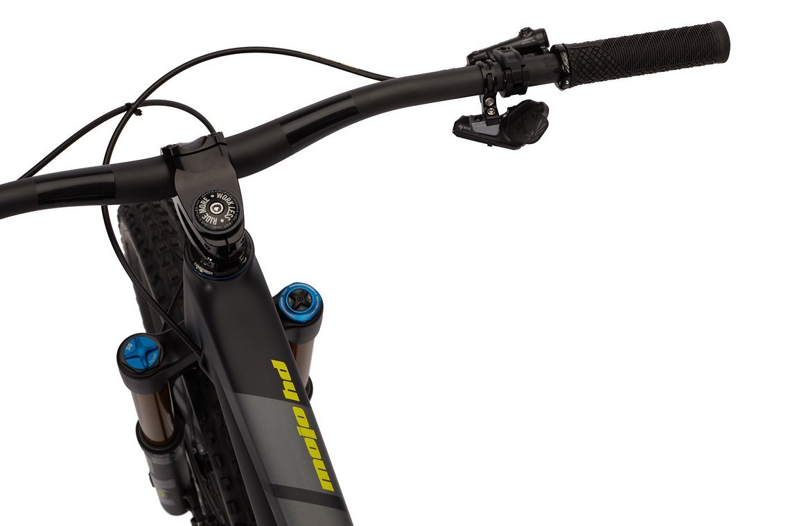 … und dadurch ein sehr aufgeräumtes Cockpit