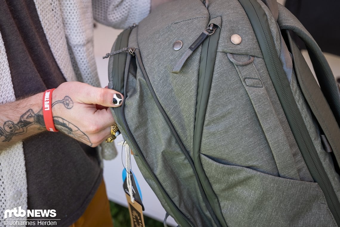 Der Trick ist die Erweiterung per Zipper