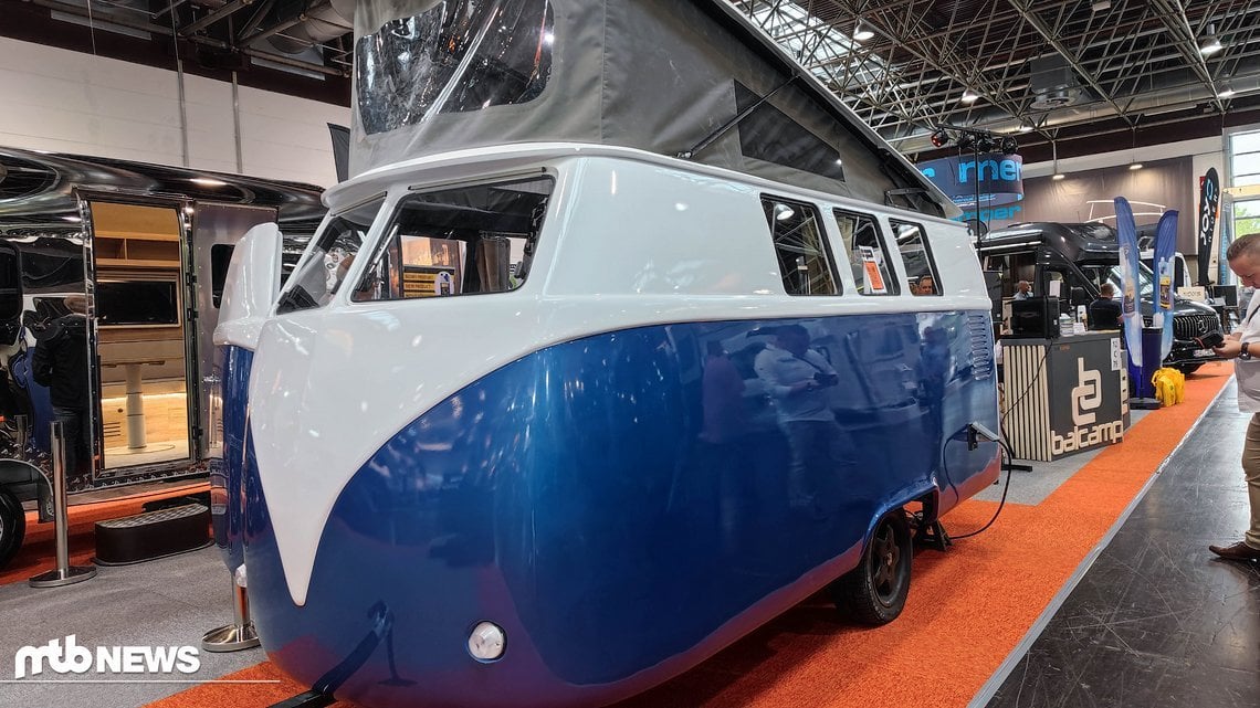 Der polnische Hersteller hatte weitere normale Campervans am Stand ausgestellt