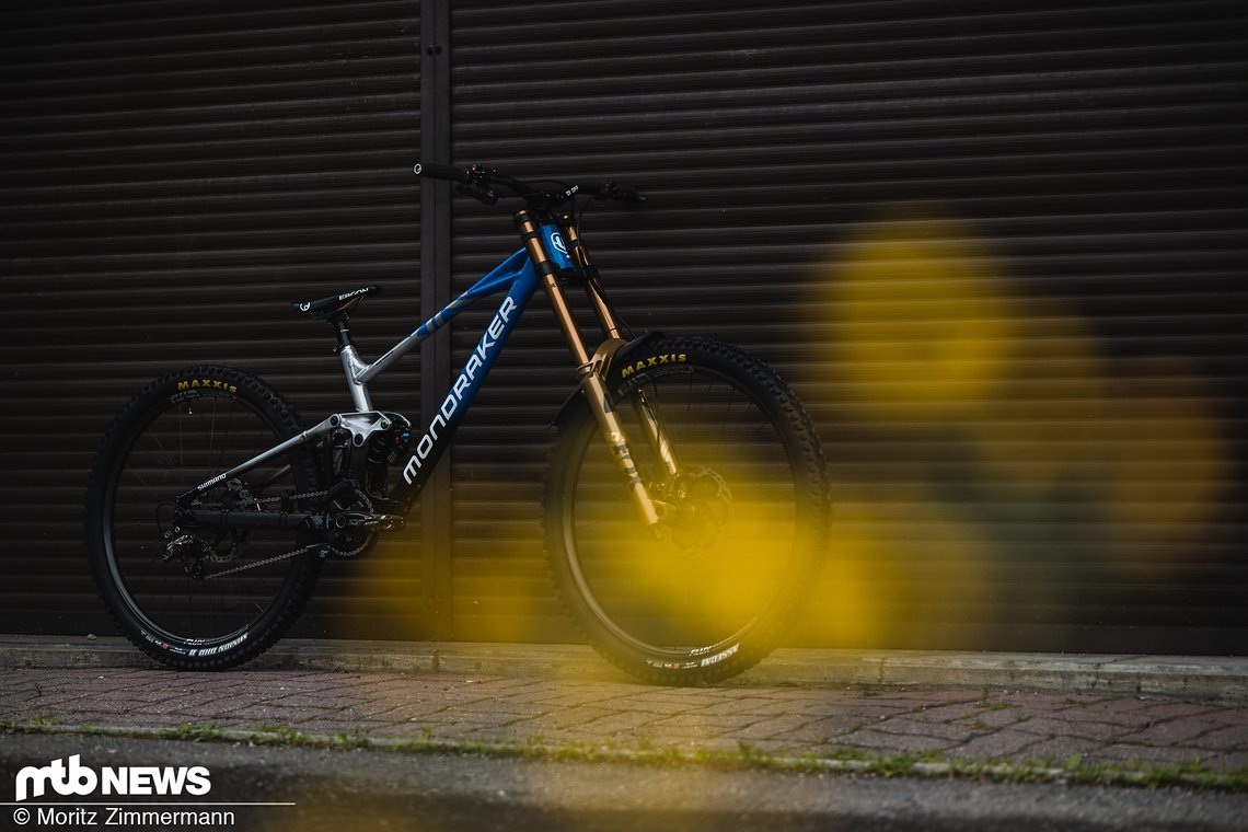 Mondraker ist weiterhin fleißig dabei, den sehr schicken Prototyp unter World Cup-Bedingungen zu testen