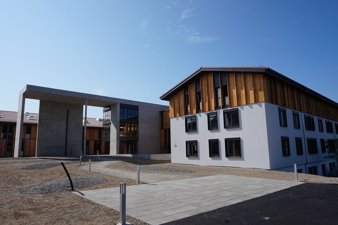 Jungfräulich liegt sie da, die ganz frische neue Firmenzentrale in Tettnang.
