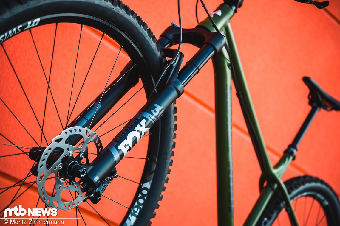 Beim Expert-Modell kommt eine Fox 36 Rythm-Federgabel mit 140 mm Federweg zum Einsatz