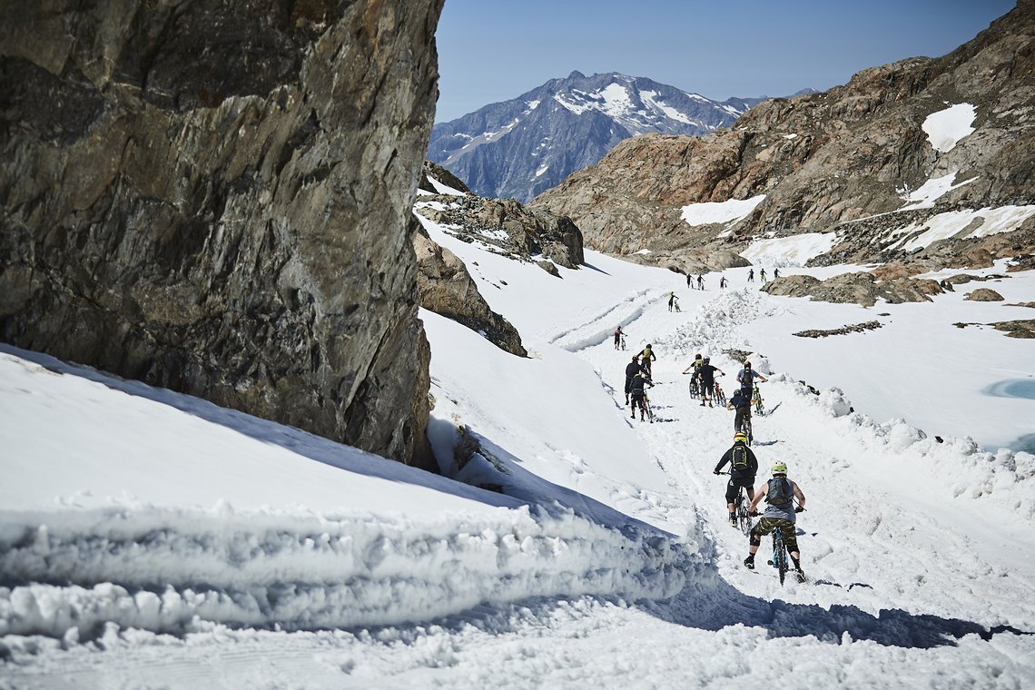 Megavalanche Group Photoshoot (1)