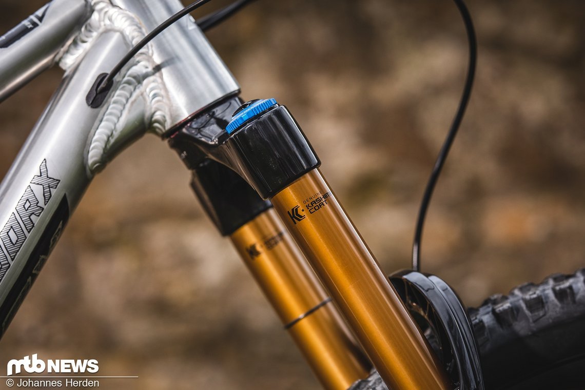 Der Lenkwinkel hingegen liegt für ein 29"-Enduro mit 65° im soliden Mittelfeld.
