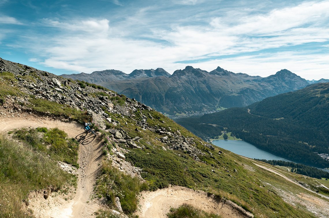 Das Engadin bietet Bergseen und tolle Trails mit Klassikern.