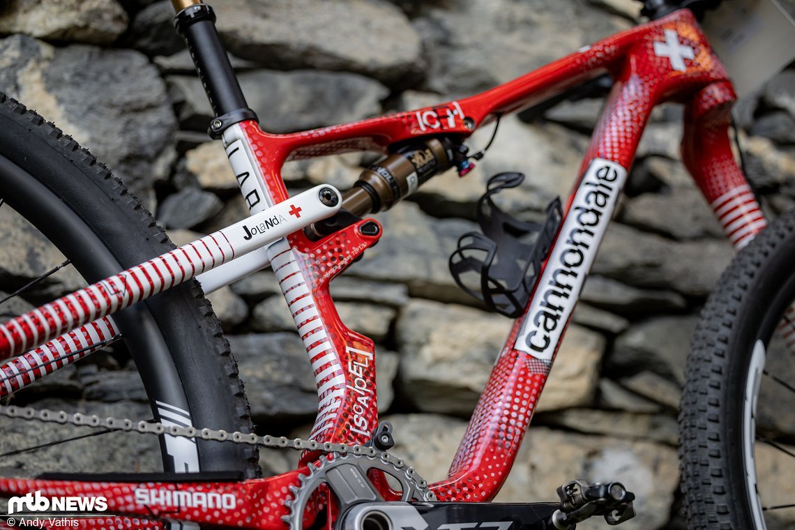 Nun greift die Schweizerin auf dem seit vielen Jahren etablierten und heiß diskutierten Cannondale Scalpel an.
