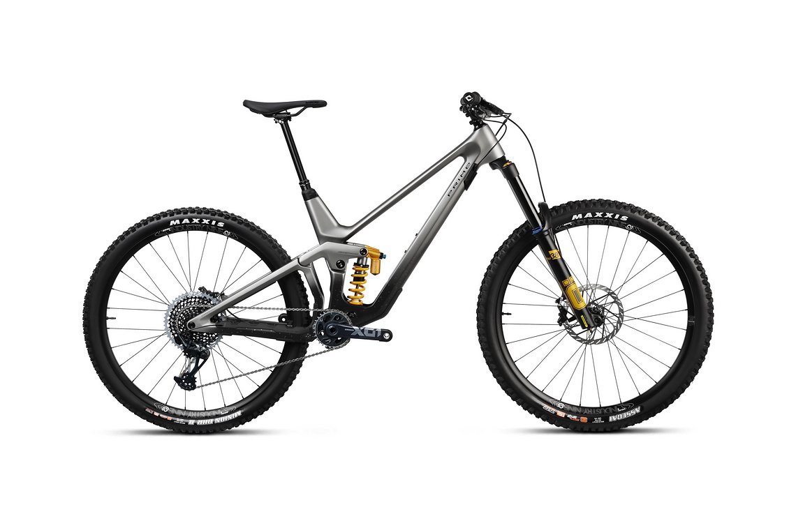 … oder einem Gunmetal-Farbton.