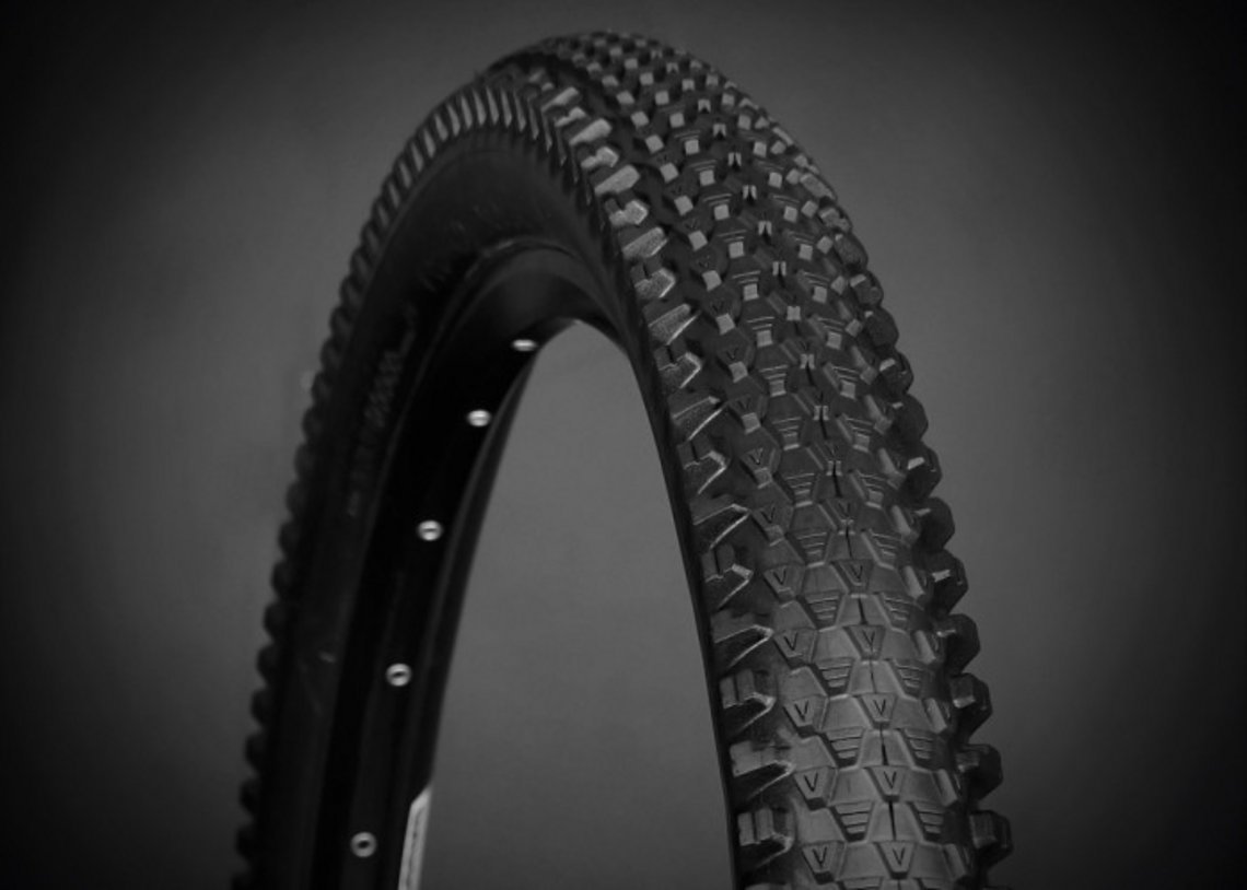 Vee Tire Crown R
