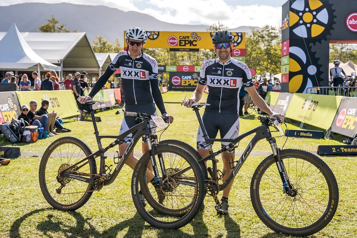 Gut gelaunt, trotz schon 5 Tagen mit knapp 400 km Biken in der Wildnis des Western Capes.