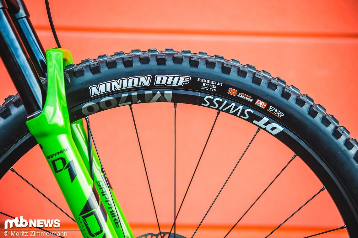 Maxxis Minion-Reifen in WT-Ausführung und mit Exo+ Karkasse sind zwar keine Rollwunder, liefern dafür bergab aber jede Menge Traktion.