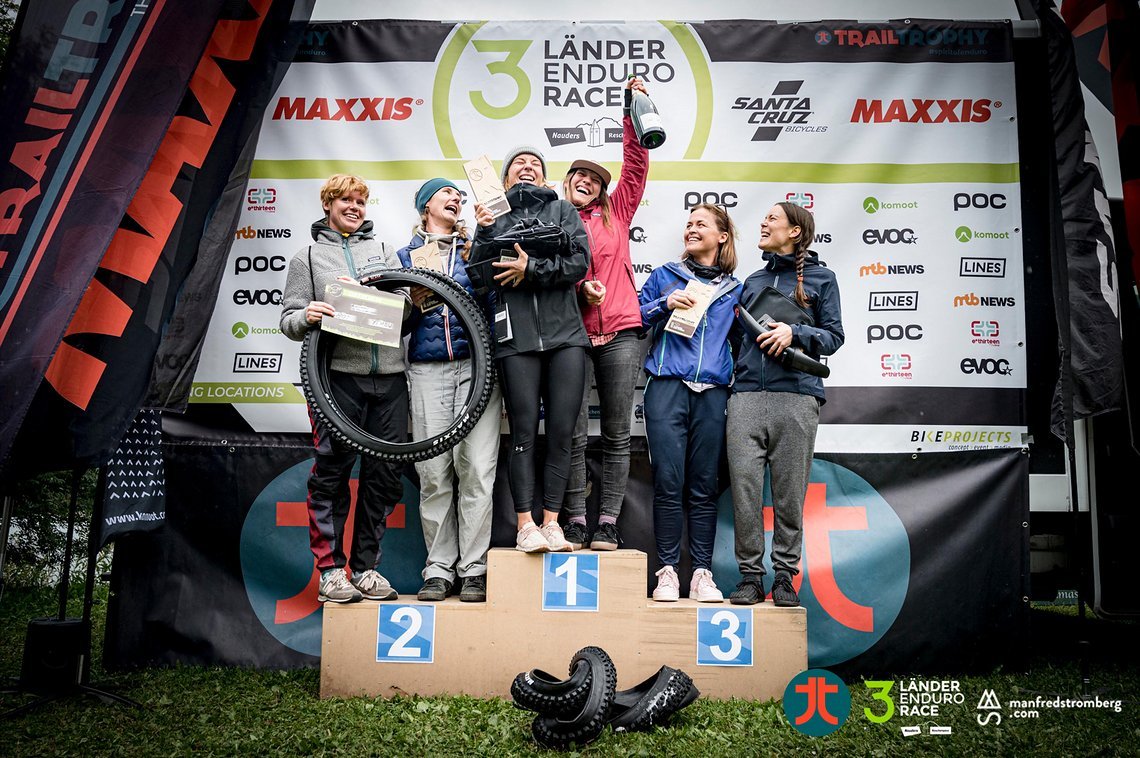Podium Duo Women