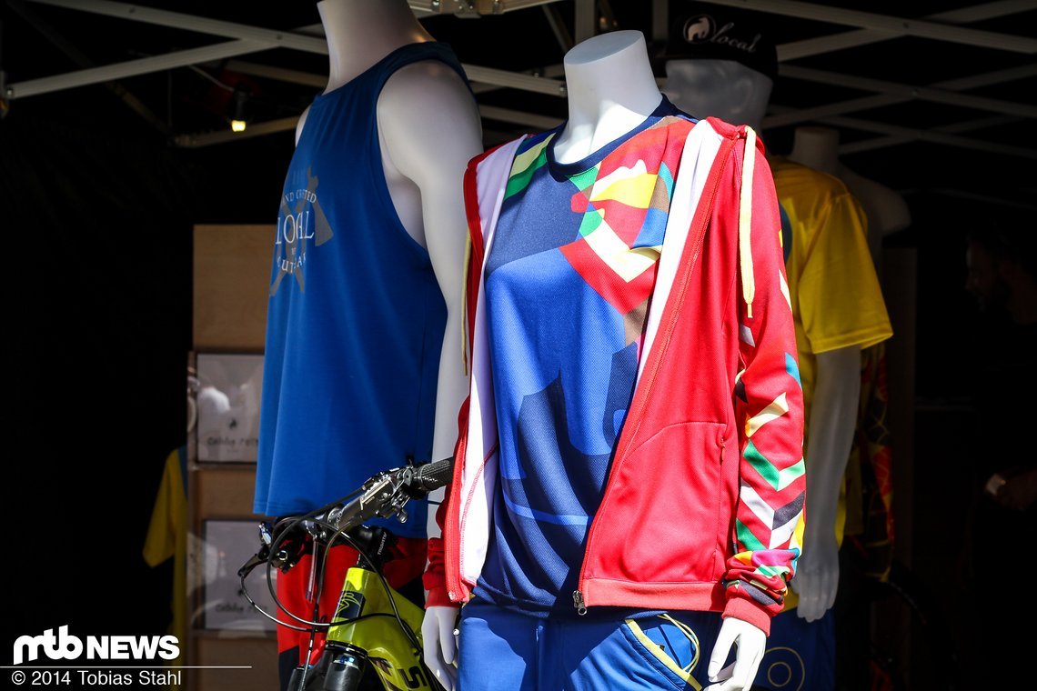 Local Outerwear Bask Fleece Zip Hoody, Valley Freeride Shorts und Vogue SL Freeride Jersey - der Style für die Damen im Jahr 2015