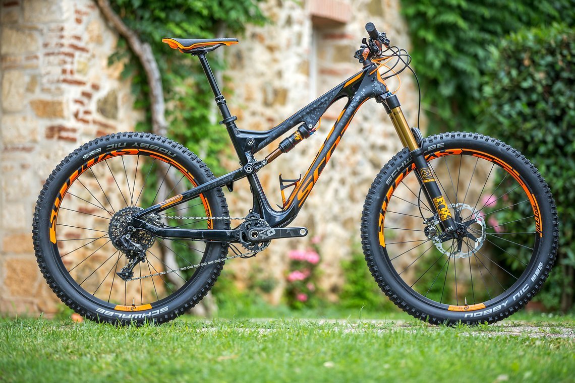 160 mm Federweg, breite Plus-Reifen: Das Scott Genius LT Plus 2016