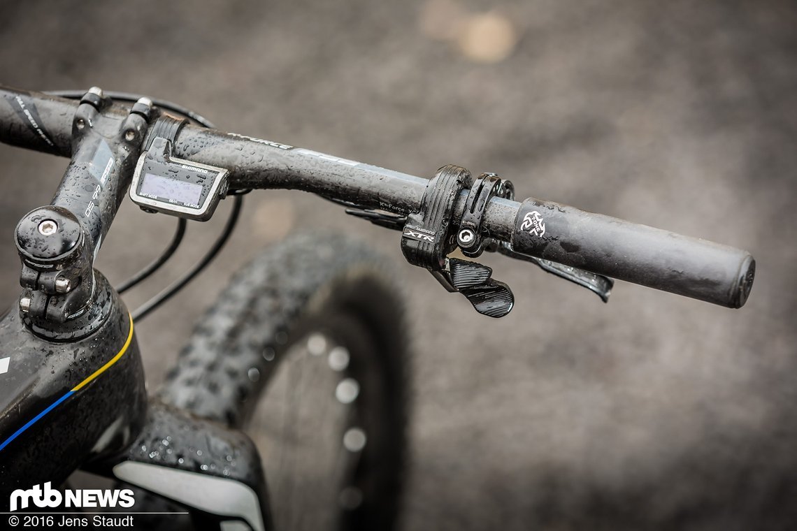 Aufgeräumtes Cockpit mit Di2-Display.