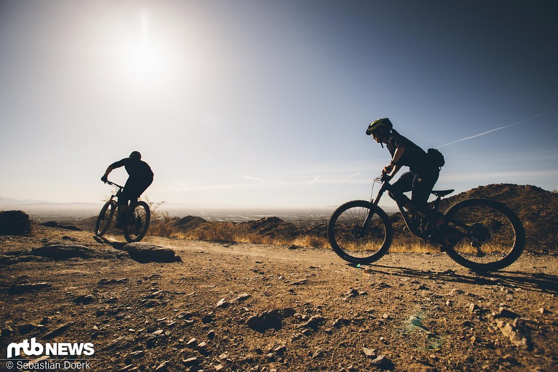 Biken in Phoenix im South Mountain Park um 5 Uhr am Morgen. Mit Chris Cocalis.