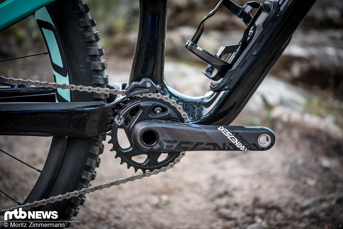 Specialized hat zudem eine minimalistische Kettenführung entworfen, die die Ketten nicht nur sicher auf dem Kettenblatt hält, sondern auch angenehm leise ist.
