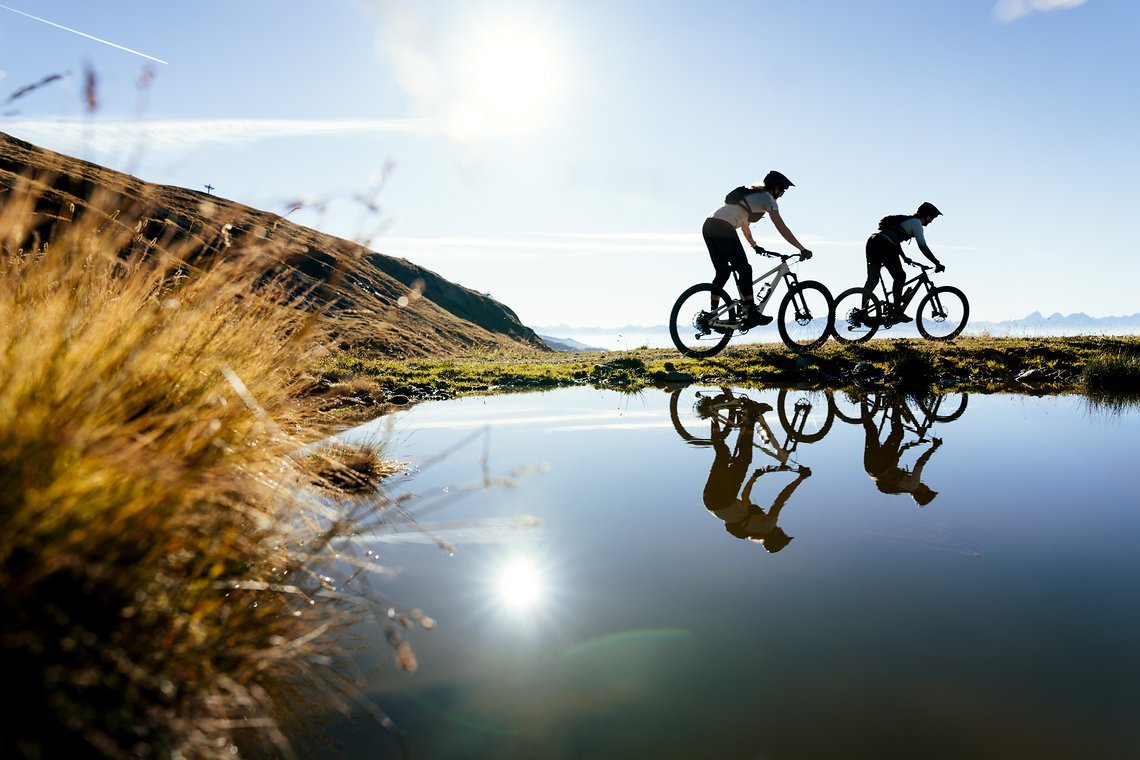 Von Graubünden an die Bike-Weltspitze – Unterwegs mit den Gehrig-Zwillingen