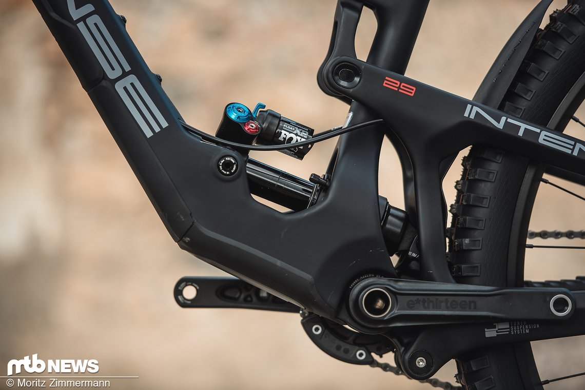 Am Heck gibt's den passenden X2 Performance Elite-Dämpfer aus dem Hause Fox