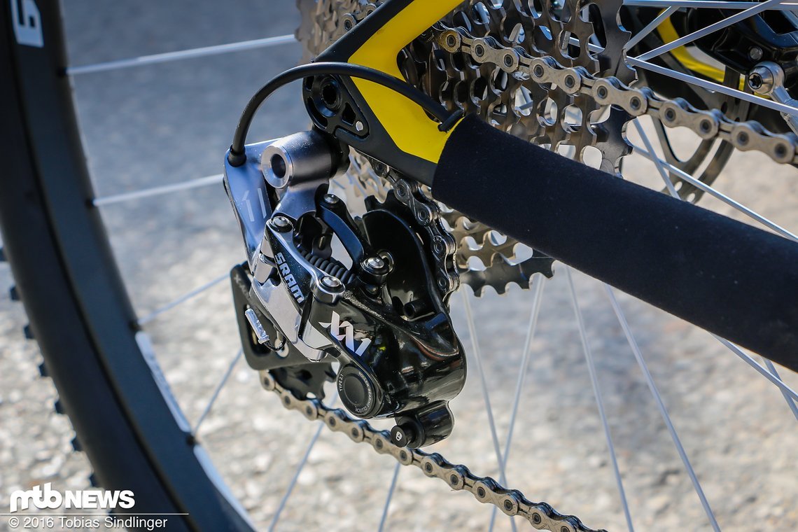 Am Exceed CF SLX 9.9 Pro Race verbaut Canyon die XX1-Schaltgruppe.