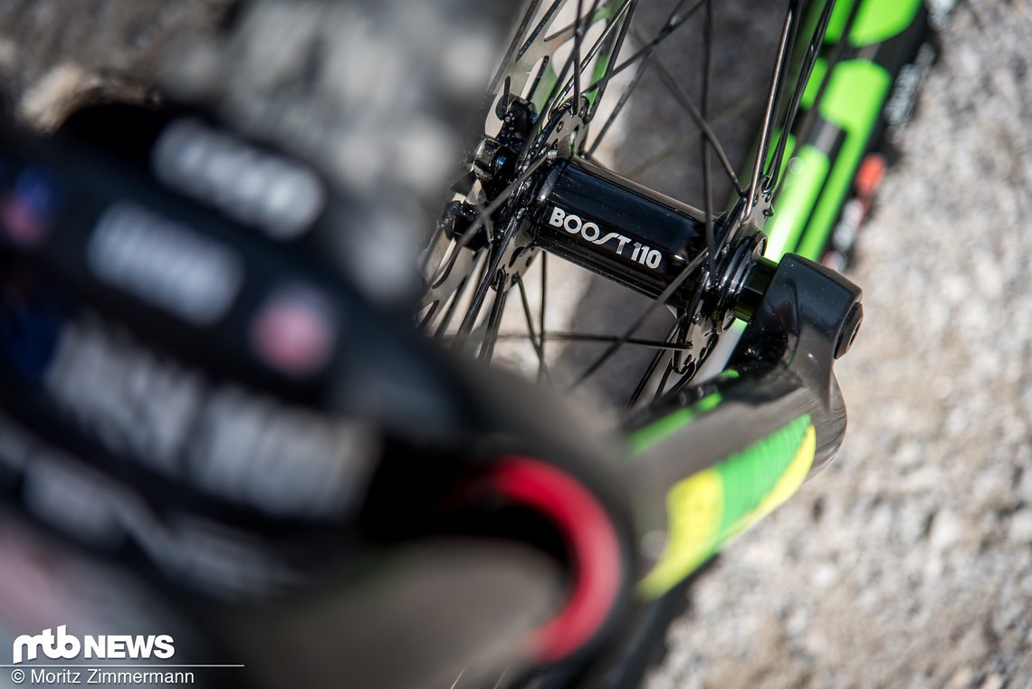 Besonders viele Details zur RockShox Boxxer wollte das Intense Factory Racing Team nicht rausrücken