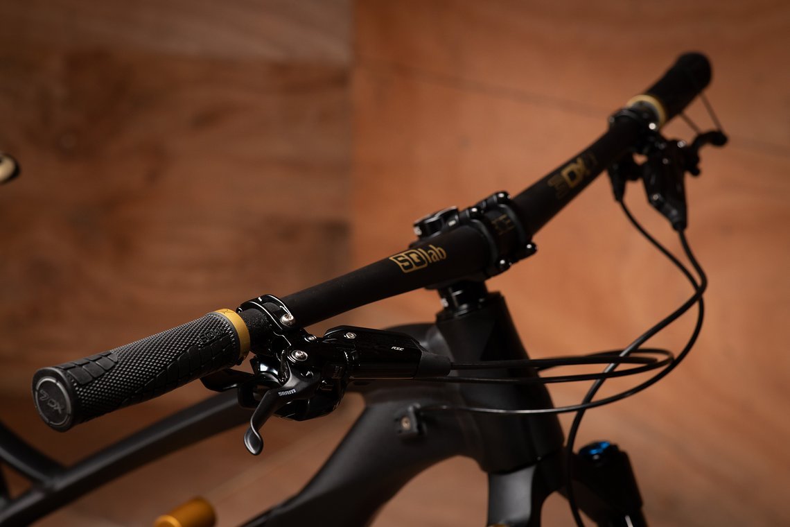 Das Cockpit und der Sattel hingegen stammen von den Ergonomie-Experten von SQlab.