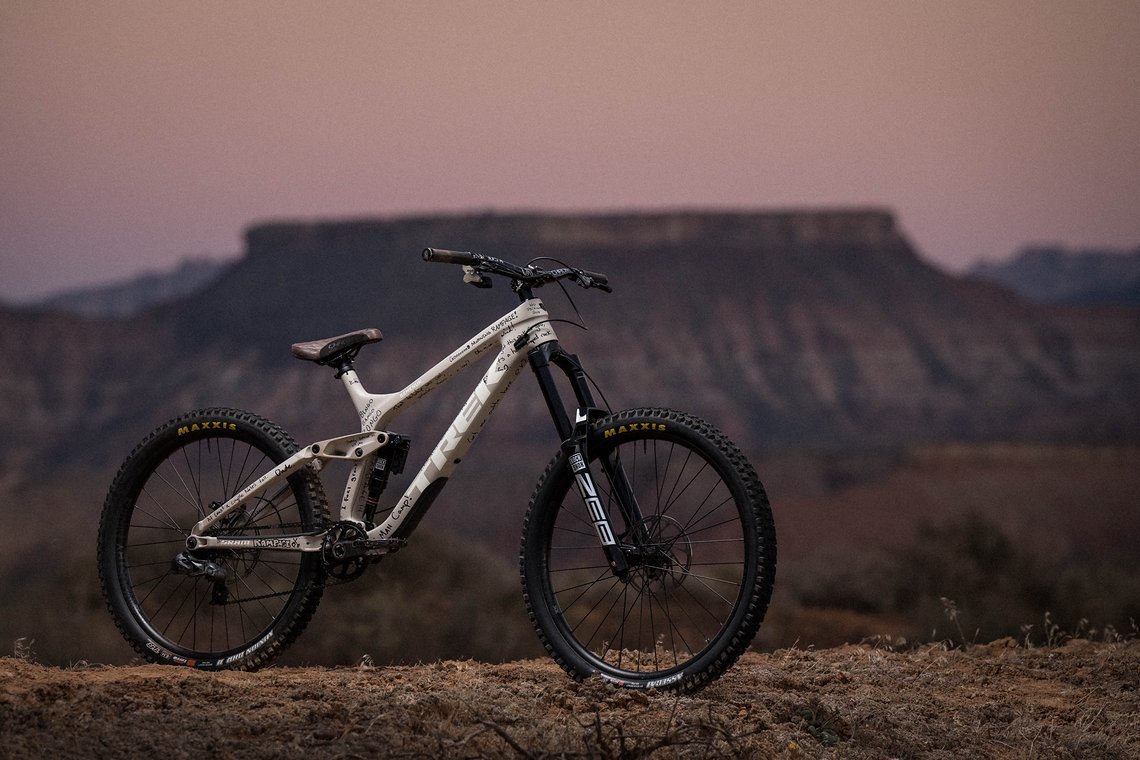 Mit dem Trek Session mit RockShox ZEB dürfte Brandon weitaus vielseitiger unterwegs sein.