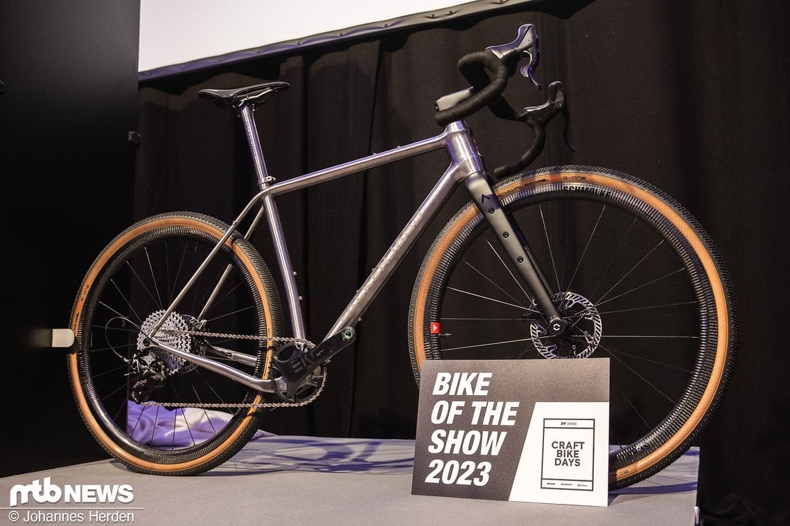 Das stolze „Bike of the Show“ wurde das Falkenjagd Aristos Trail R.