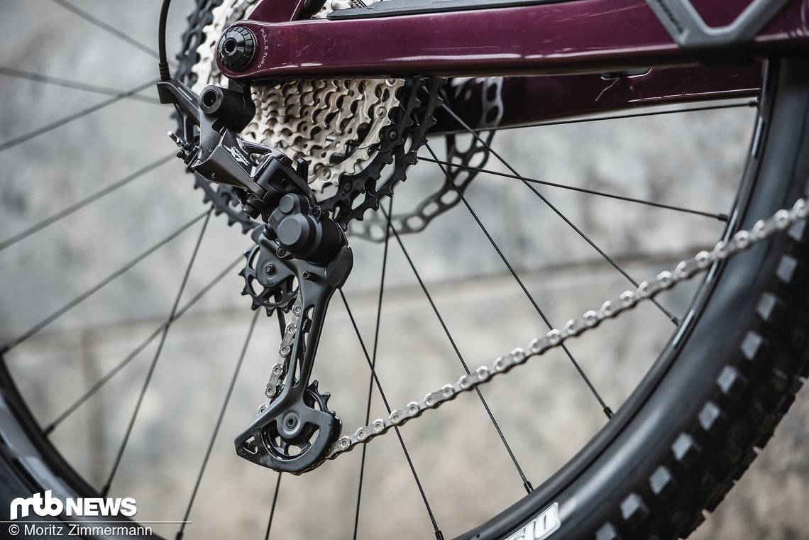 Geschaltet wird mit einem Shimano XT-Antrieb.