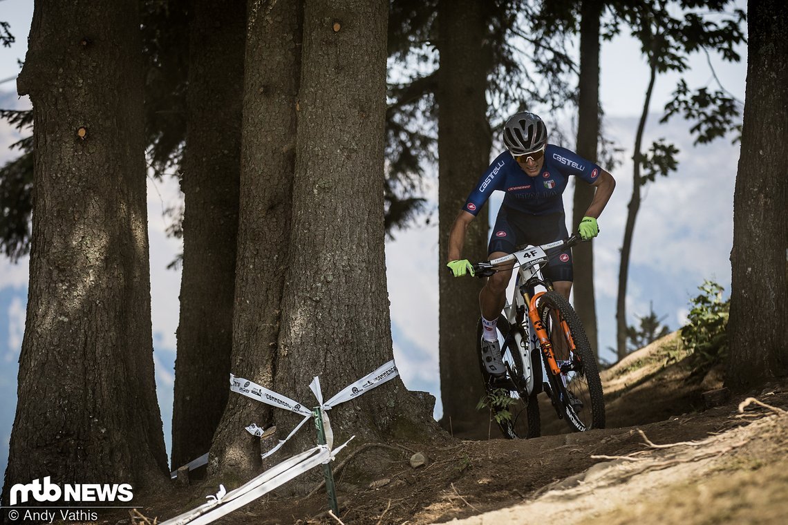 Italien rutschte nach der Startrunde ihres Top-Fahrers Luca Braidot auf den fünften Rang ab, konnte sich dann aber peu à peu wieder nach vorne schieben.